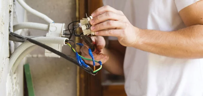 Prețurile manoperei pentru serviciile electrice oferite de un electrician autorizat în București și Ilfov prețurile manoperei pentru serviciile electrice oferite de un electrician autorizat în bucurești și ilfov
